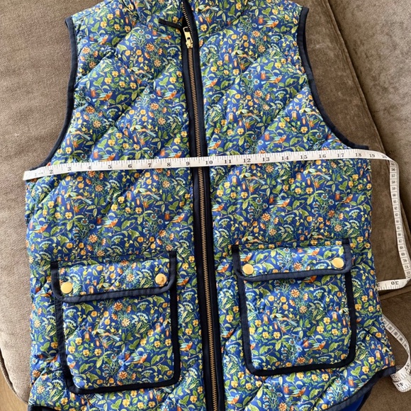 JCREW NWT Excursion Down Vest in Liberty Catesby Floral, Size SMALL $148 - Picture 14 of 16